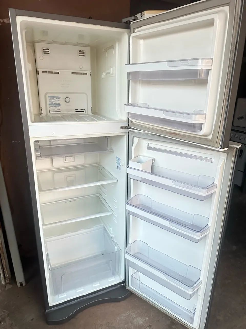 Vendo geladeira Eletrolux  - Foto 2