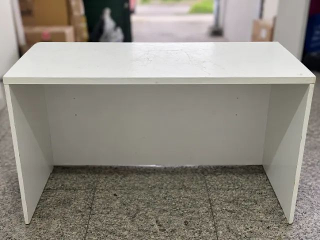 Mesa De Escritório Branca Usada