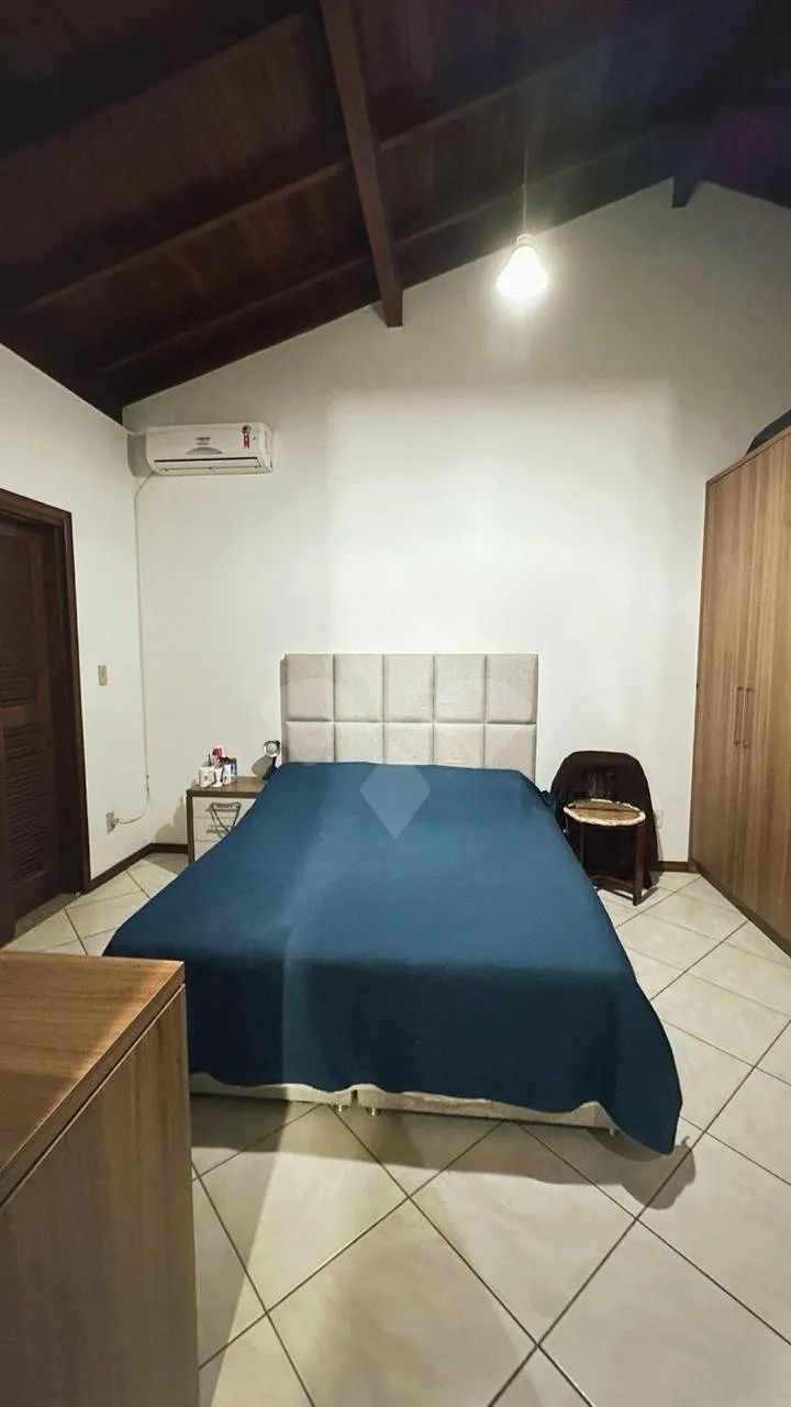 Casa com 7 dormitórios ( sendo 1 suíte) à venda - Centro, Garopaba/ SC - Foto 5