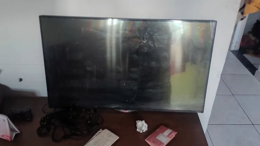 tv com tela quebrada - Foto 3