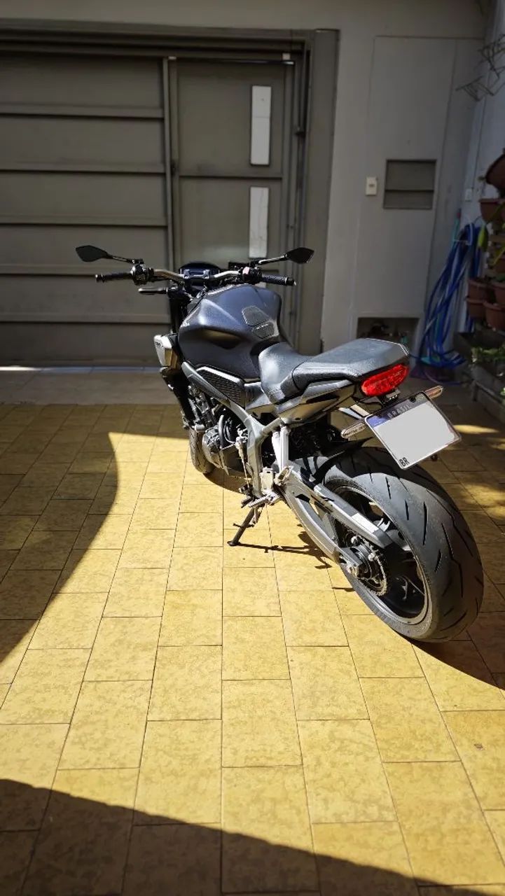 CB 650R 2024  - Foto 3