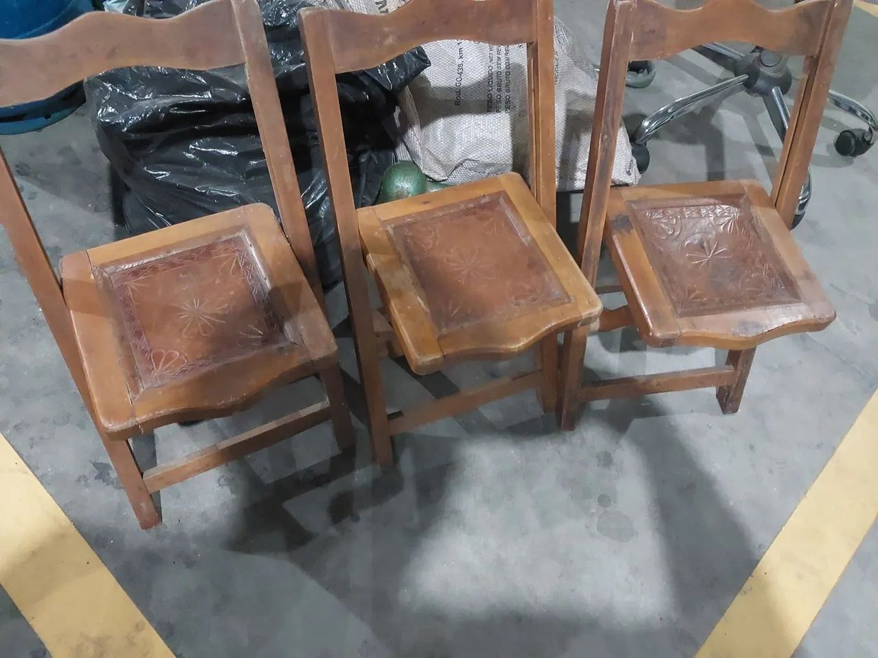 Vendo três cadeiras pra criança  - Foto 4