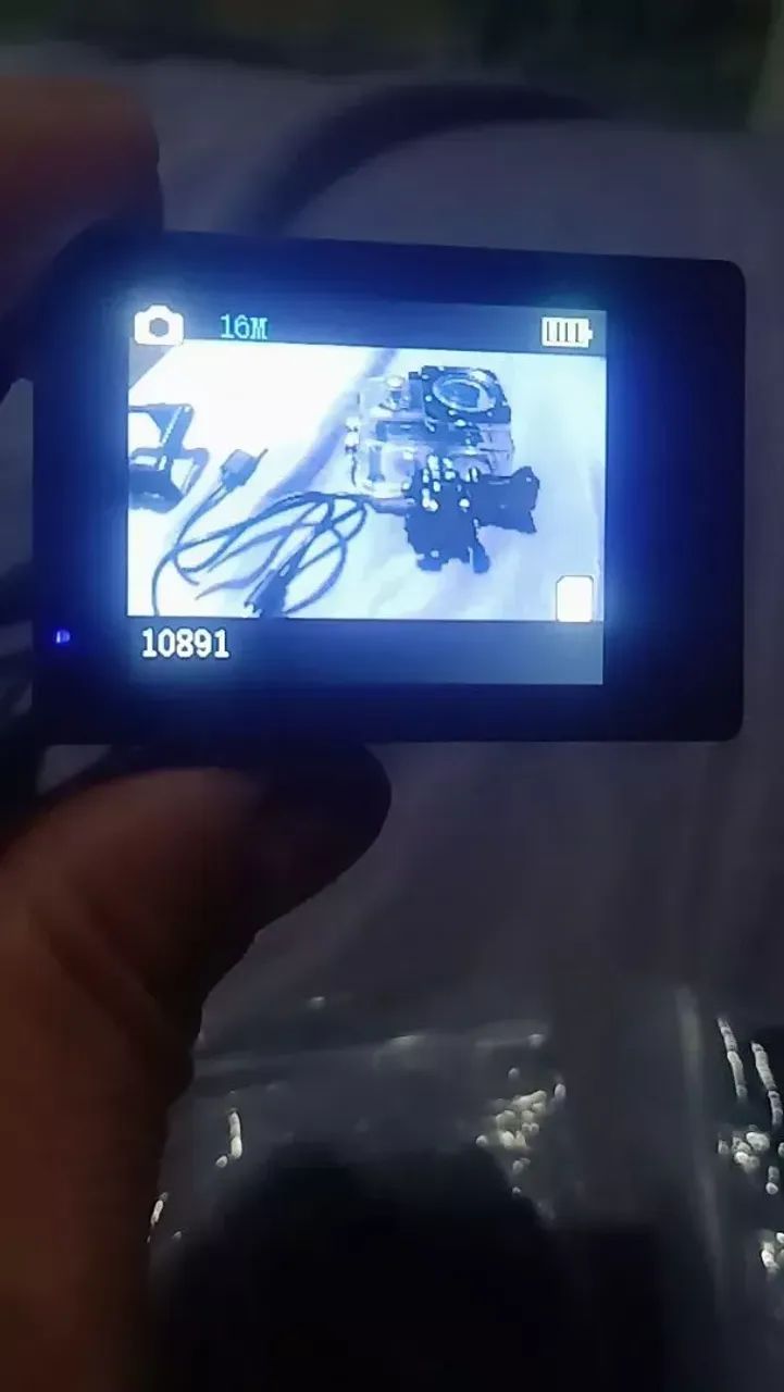 Câmera de ação 4K Ultra HD WiFi 30 metros à prova d'água com controle remoto Estilo GO PRO - Foto 5