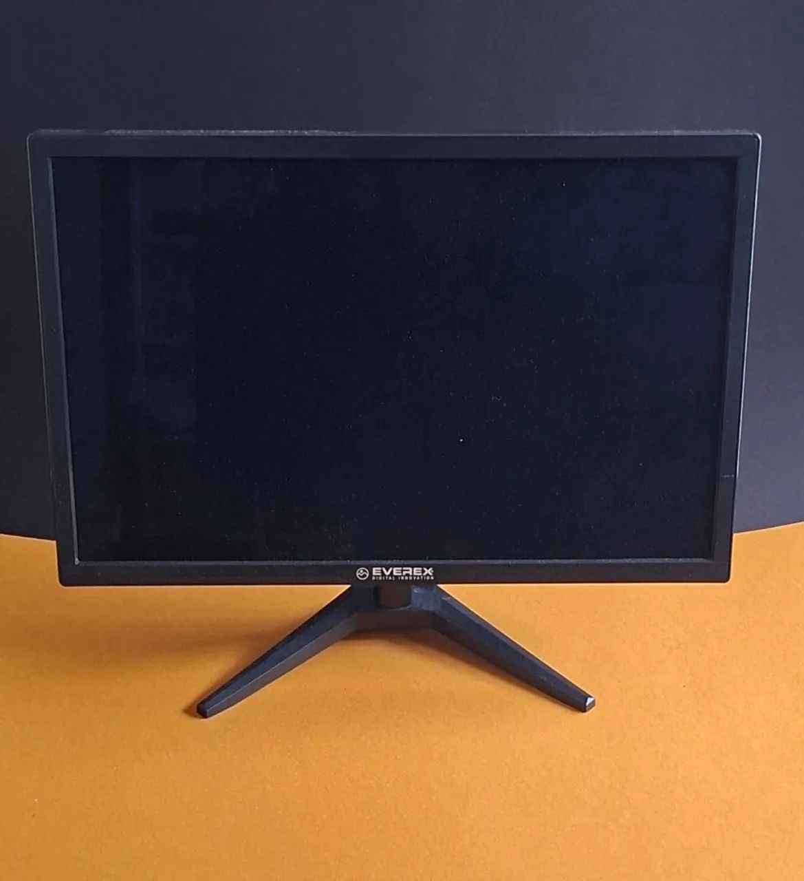 Monitor Everex 19" LED HD