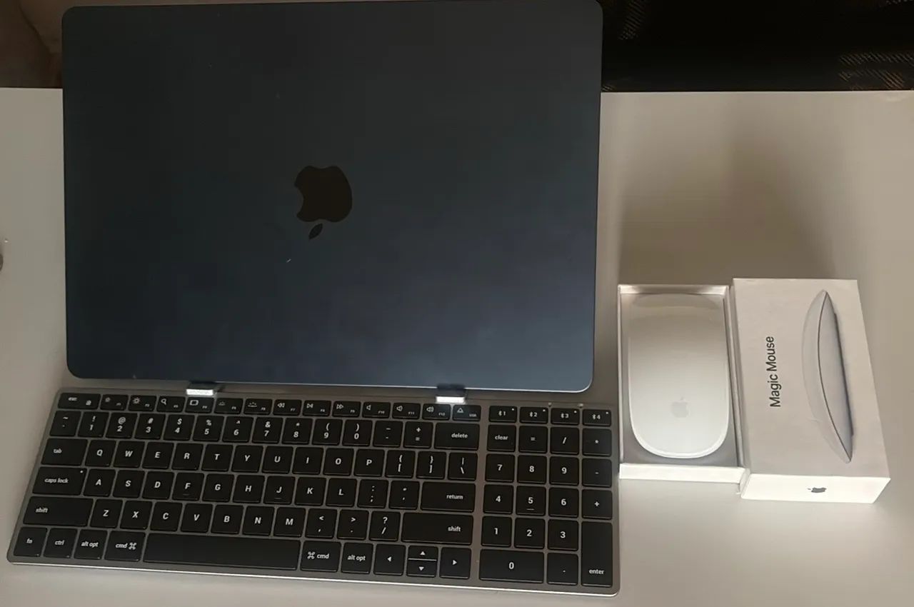 MacBook Air M2 15" 2023  - Foto 2