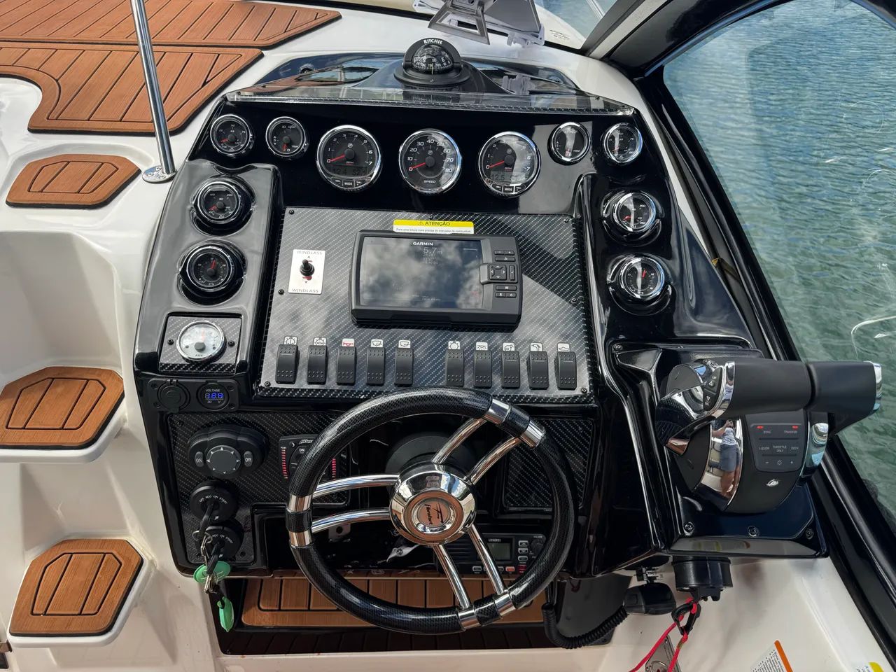 FOCKER 333 2022 apenas 50hrs com ar condicionado e gerador  - Foto 6