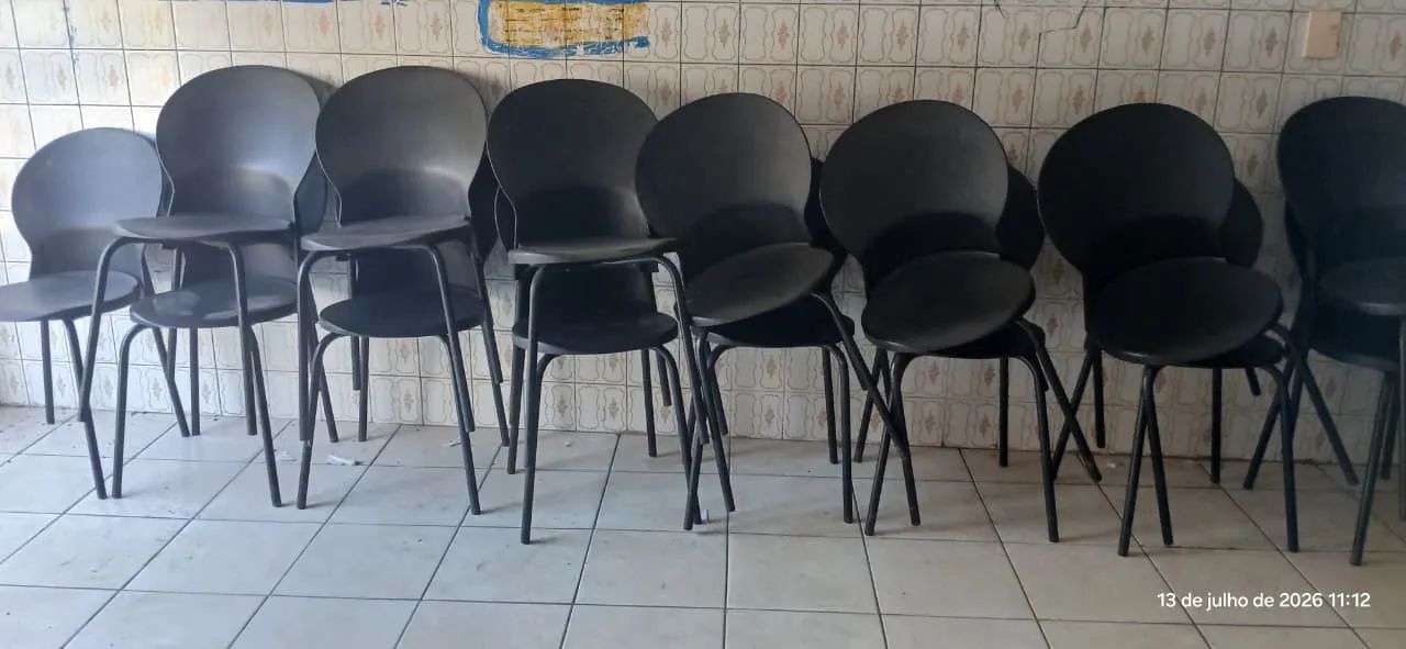 VENDO  CADEIRAS 