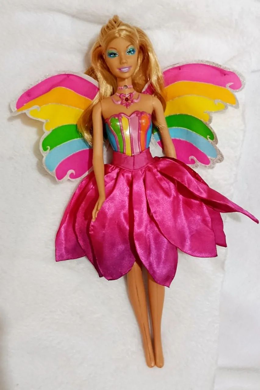 Boneca Barbie Magia do Arco Íris 