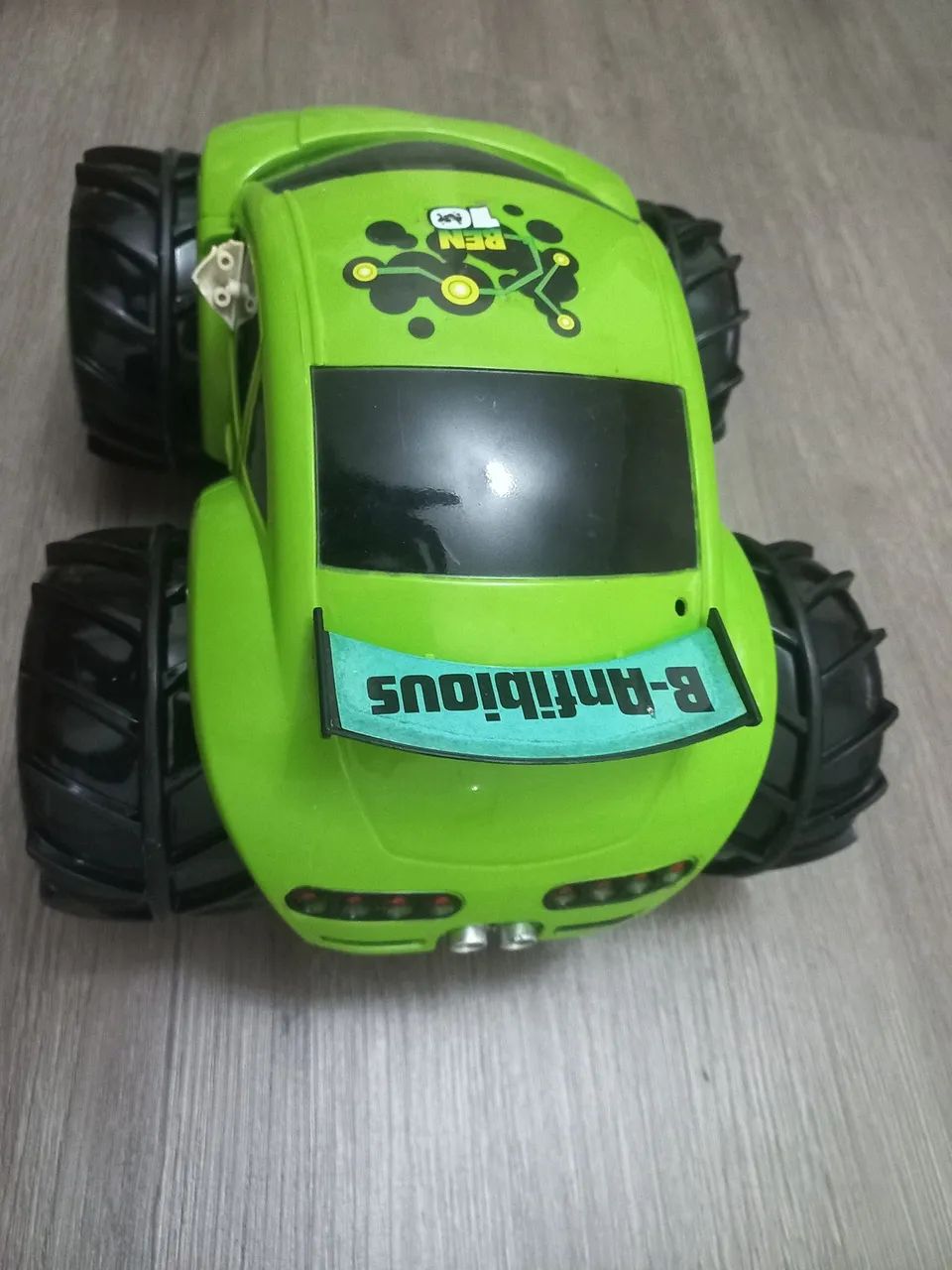 CARRO BRINQUEDO GRANDE LINDO!!! Medidas: 30P X 22L X 15A - Foto 2