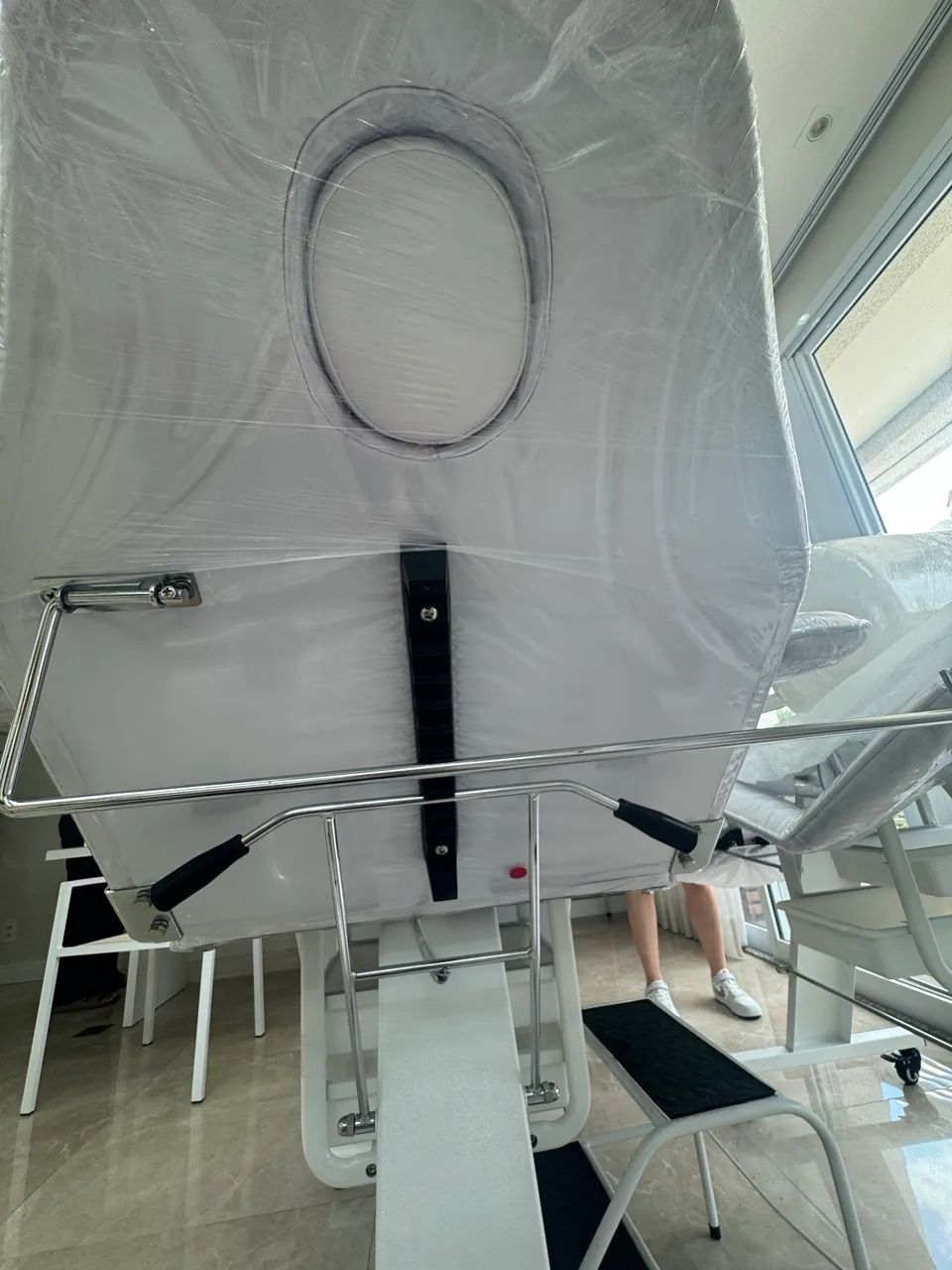MACA POLTRONA CADEIRA FIXA ESTETICA ESTEK COM PLASTIFICAÇÃO  - Foto 2