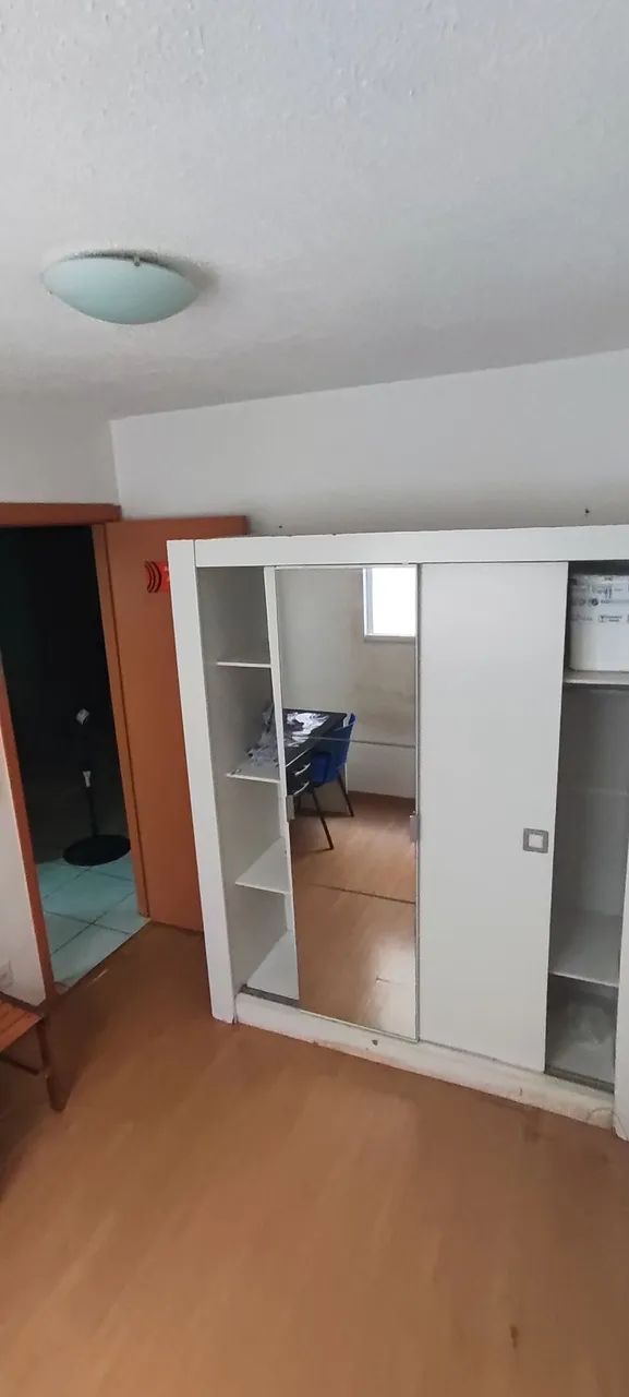 Quarto em apartamento R$750,00 + luz - Foto 5