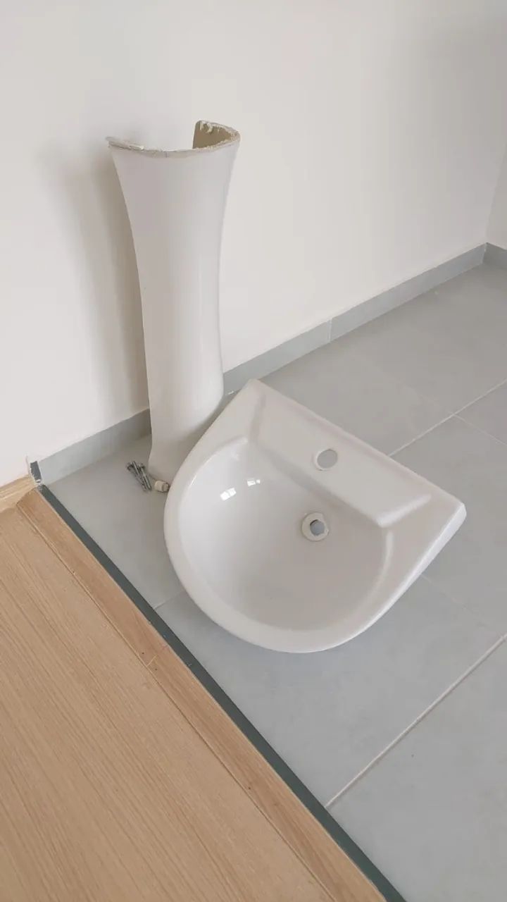 Vendo Pia de banheiro com coluna - Foto 2