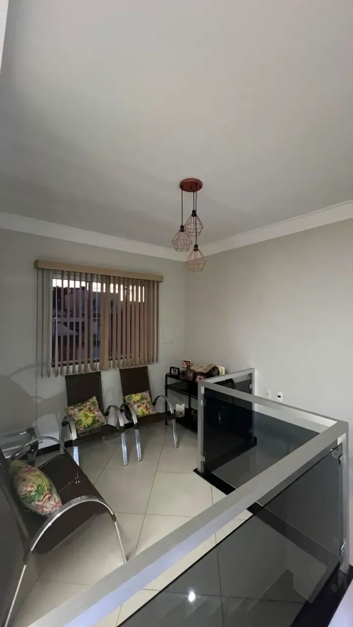 linda casa de 4 dormitórios com piscina! - Foto 4