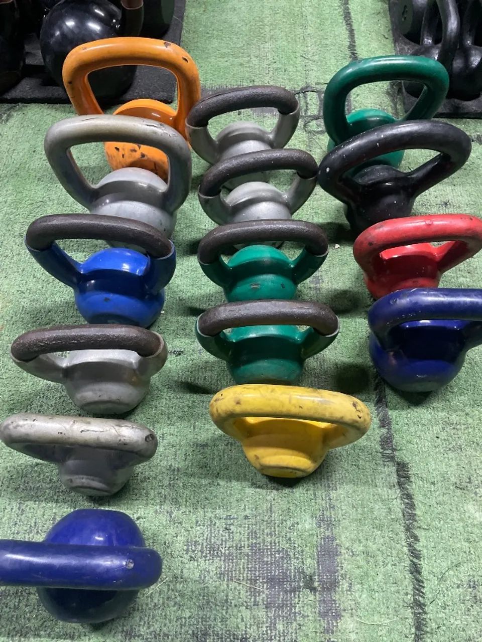 Kettlebells de ferro - R$11/kg - Foto 2