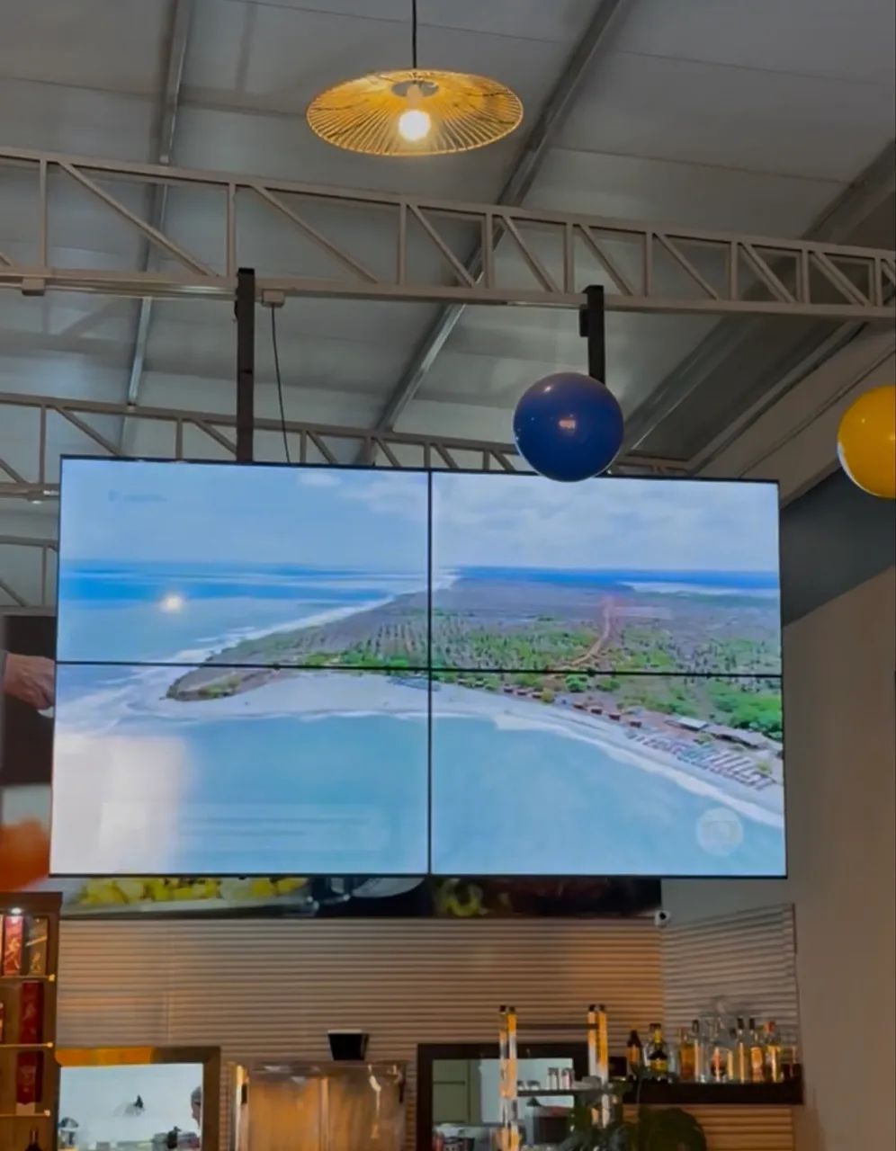TELÃO VIDEO WALL 141 POLEGADAS - 4 TVs 70? 4K - Foto 2