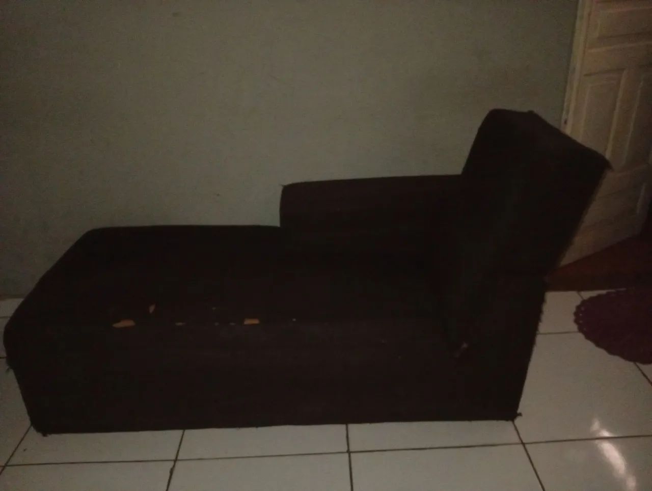 Vendo esse sofá com poucas marcas de uso ,poucas mesmo  - Foto 2