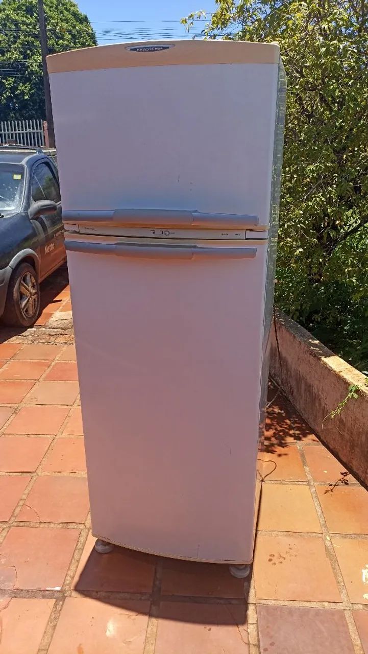 Geladeira Brastemp 340 litros Frost Free 
