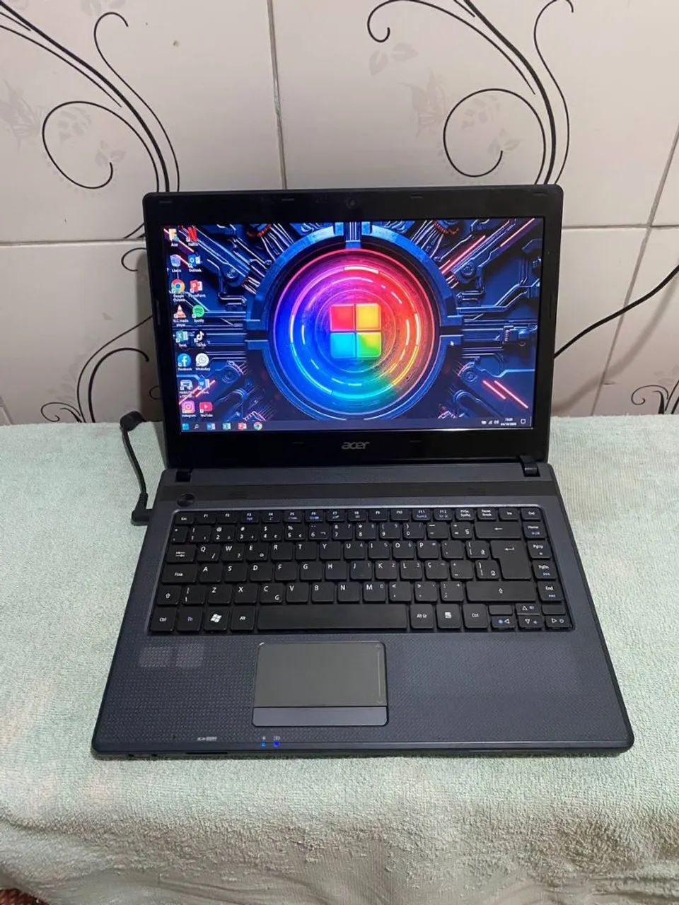 Notebook Acer Intel Core i3 c/ Windows 10 e Office