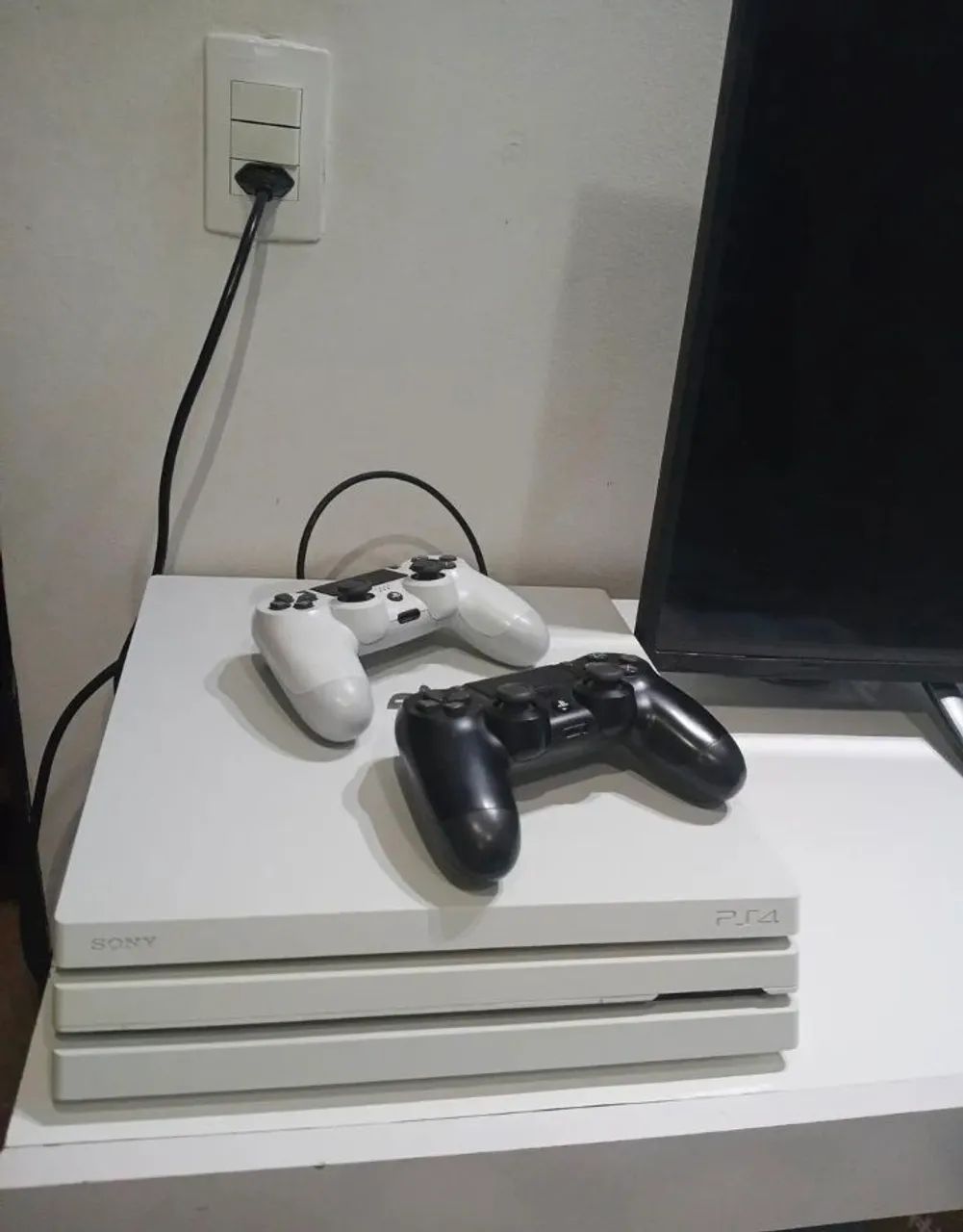 PS4 Pro 1 TB White - Consoles de Vídeo Game - Vila Odete, Poá