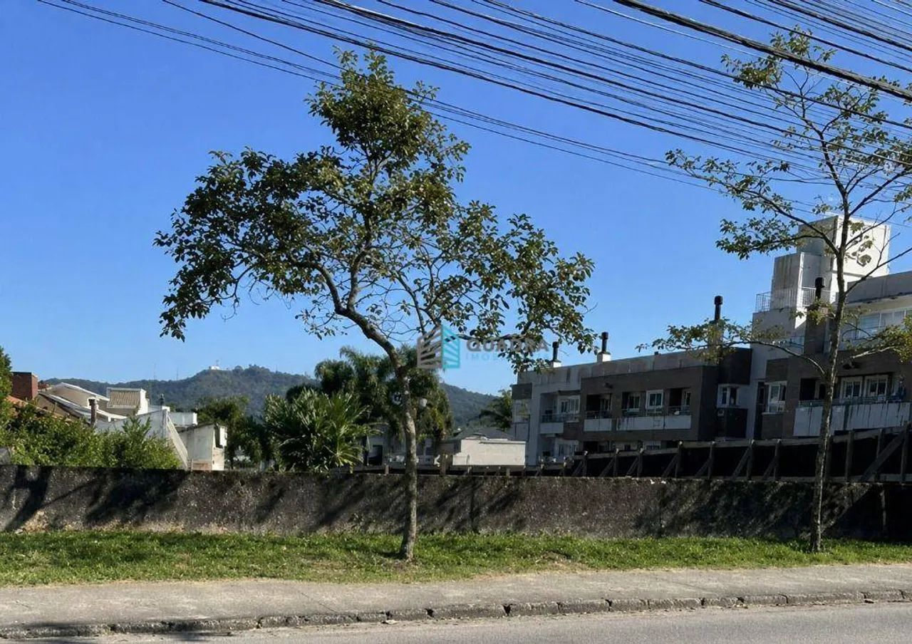 TERRENO NO CÓREGO GRANDE COM VIABILIDADE DE 8 PAVTOS