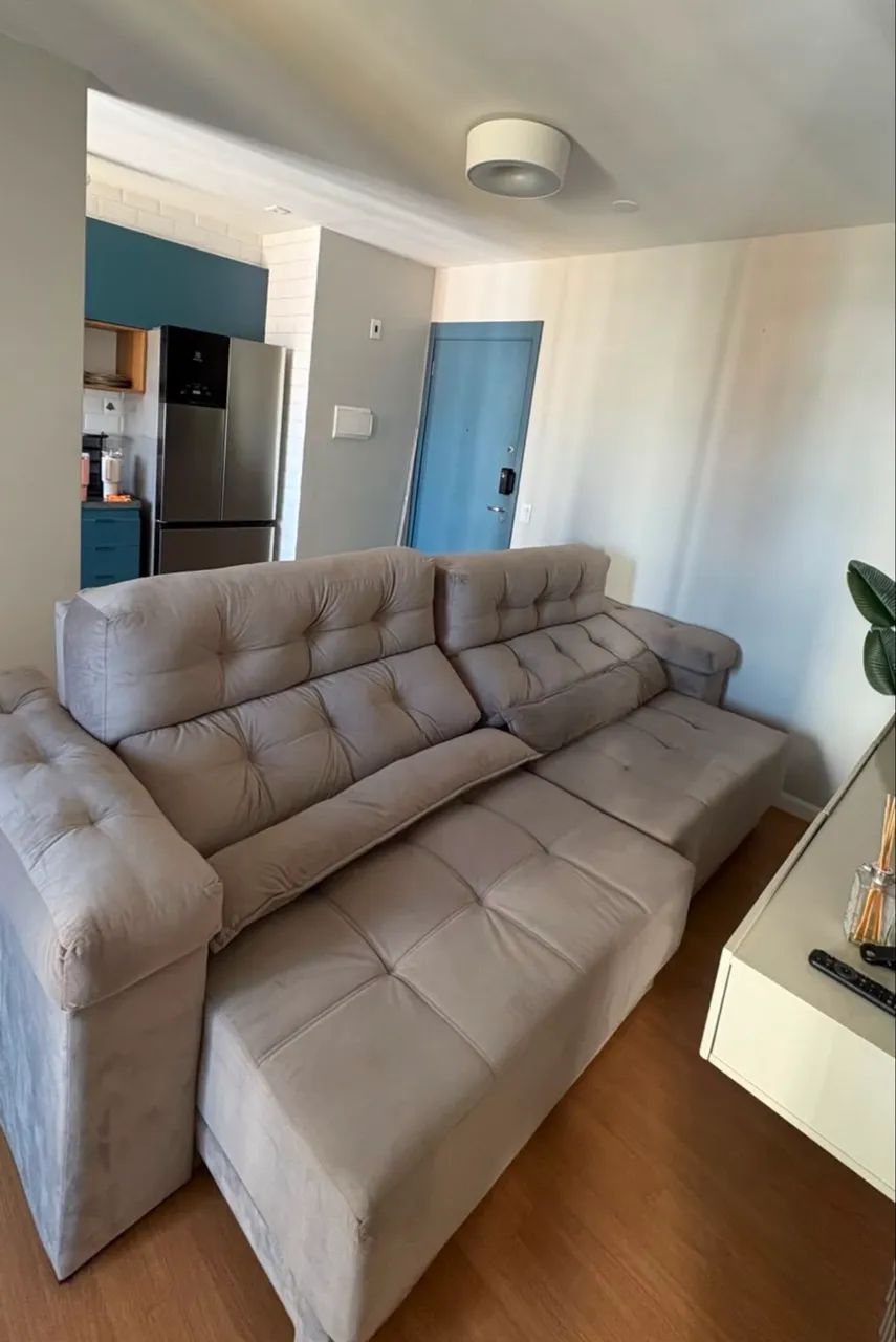 Sofá cama retrátil semi novo 