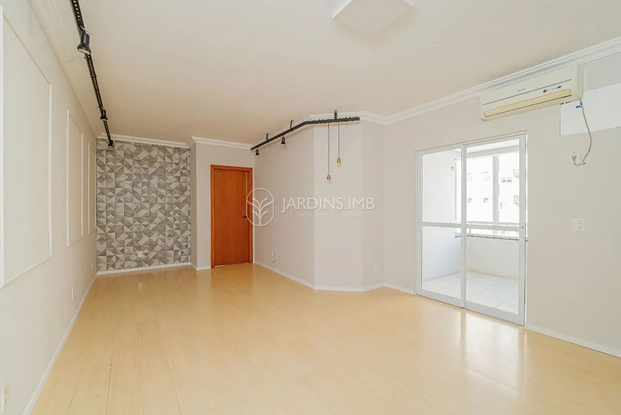 APARTAMENTO COM 1 SUÍTE E 2 QUARTOS, 2 VAGAS DE GARAGEM - Foto 3