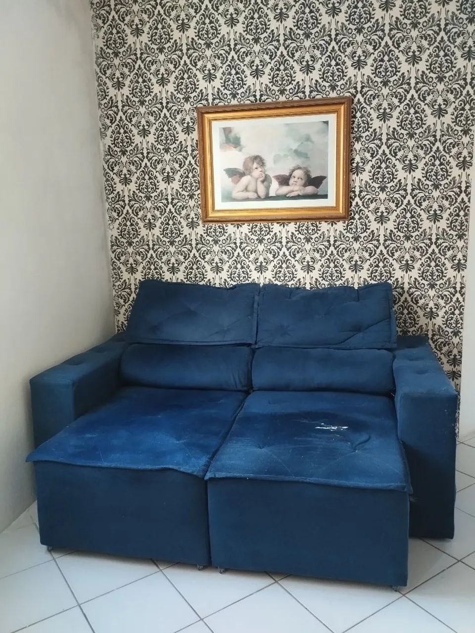 Sofá retrátil azul escuro 2 lugares