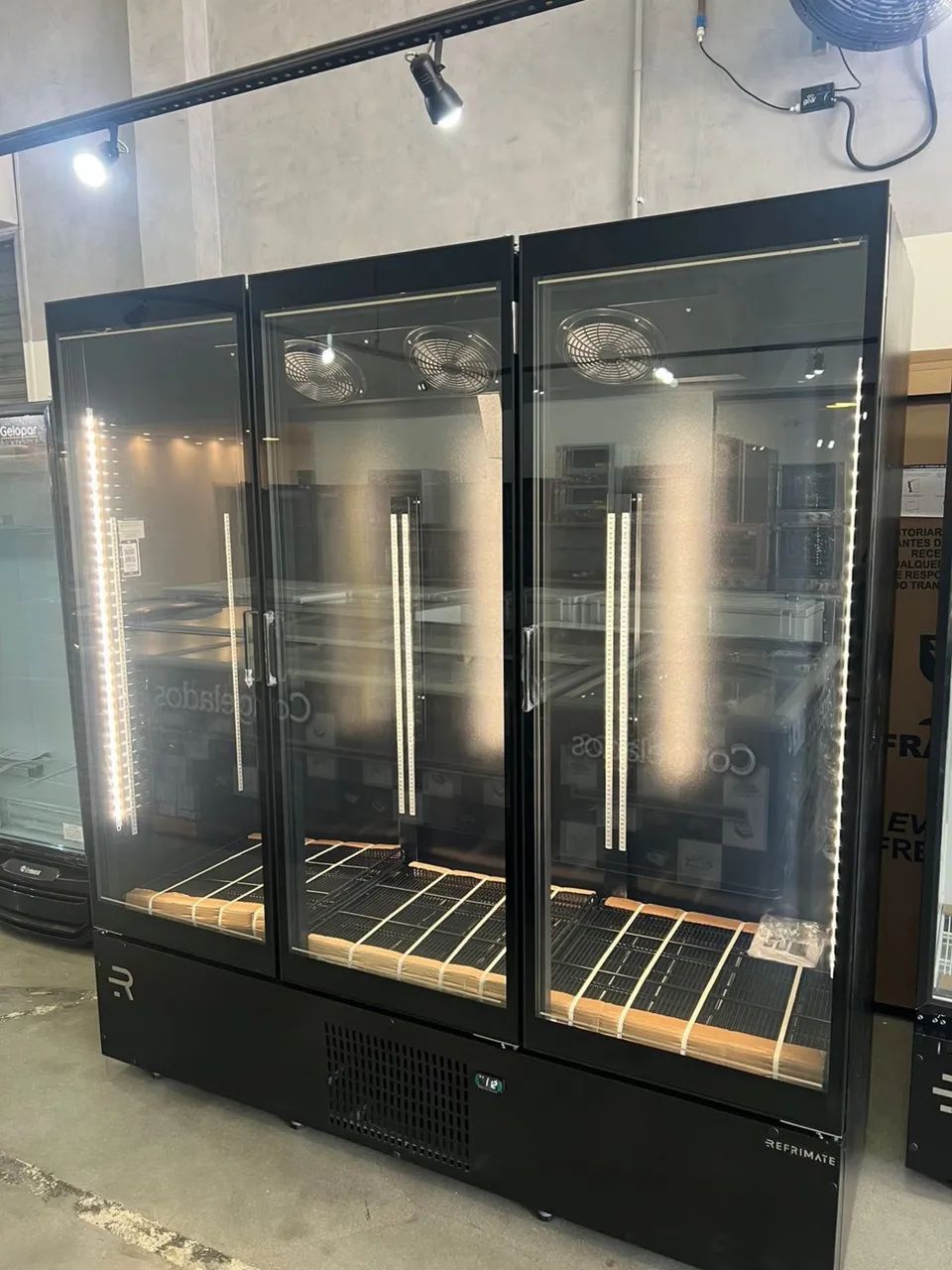 Cervejeira Premium 3 portas 1860 litros nova pronta entrega 