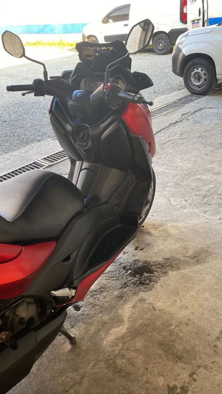 X Max 250 - Foto 4