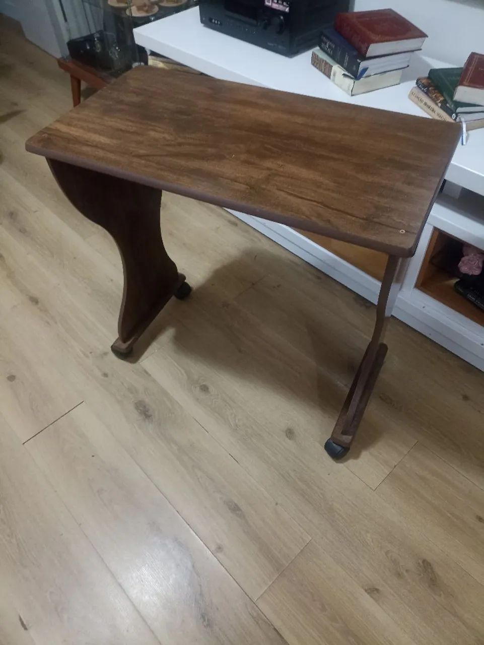 Mesa Dobrável com Rodízios Basic Freijó - Dalla Cost - Foto 2