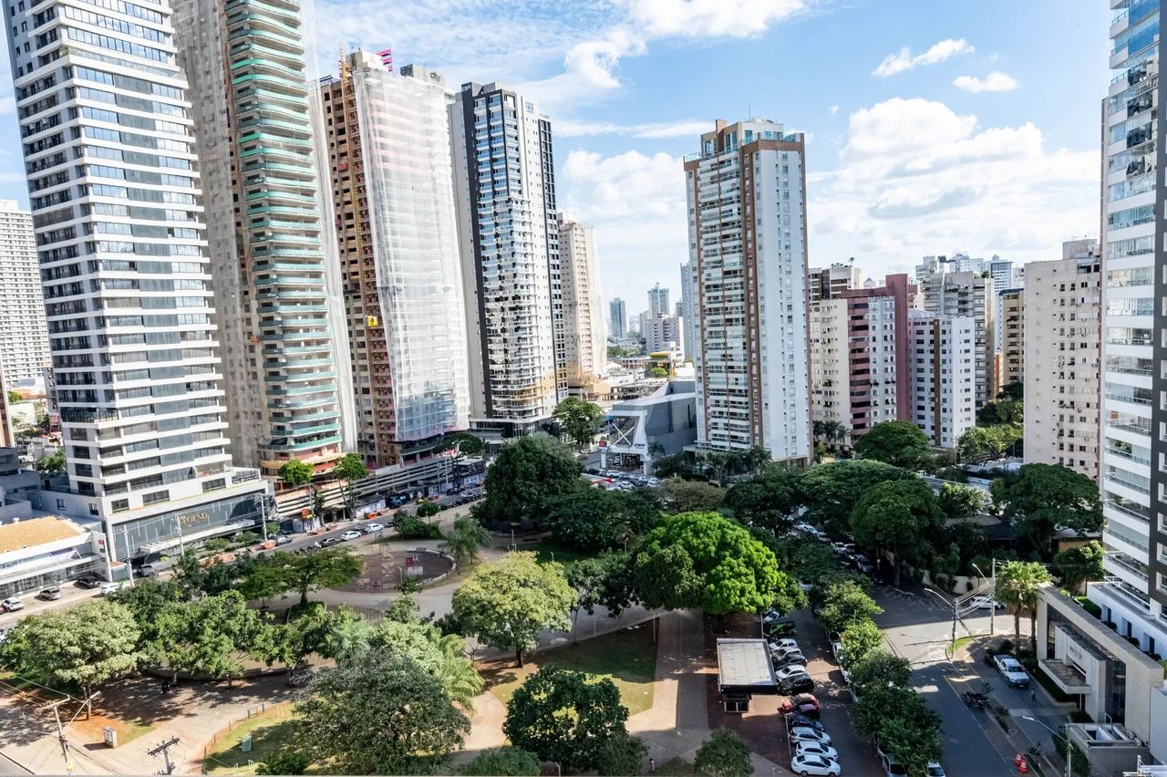 Flat de frente para a Praça do Sol, setor Oeste