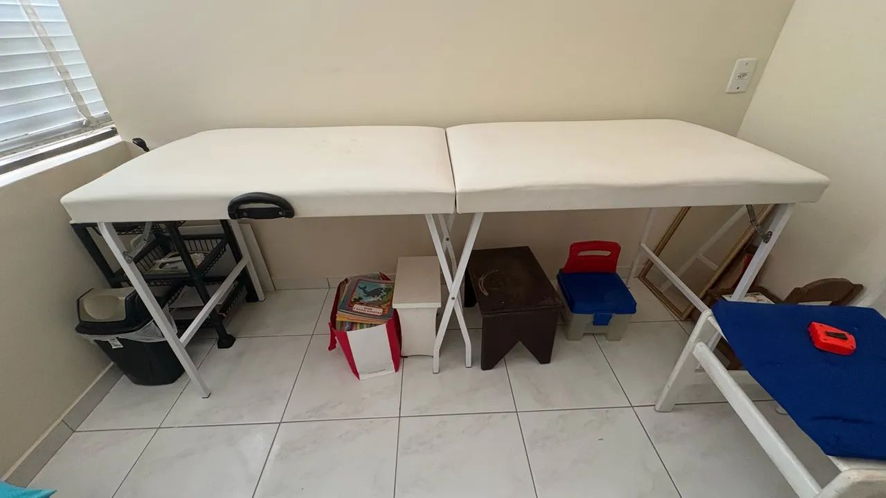 Maca portátil estilo maleta com rodinhas