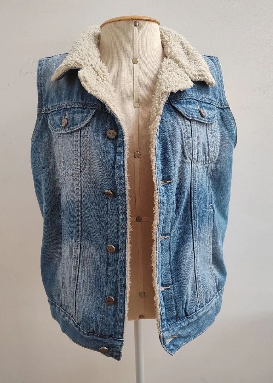 Colete Jeans com Forro Pelúcia Novo - Foto 2