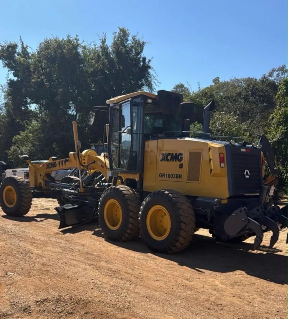 Motoniveladora XCMG GR1803BR ano 2024, com 1.700 horas, em MG - Foto 2