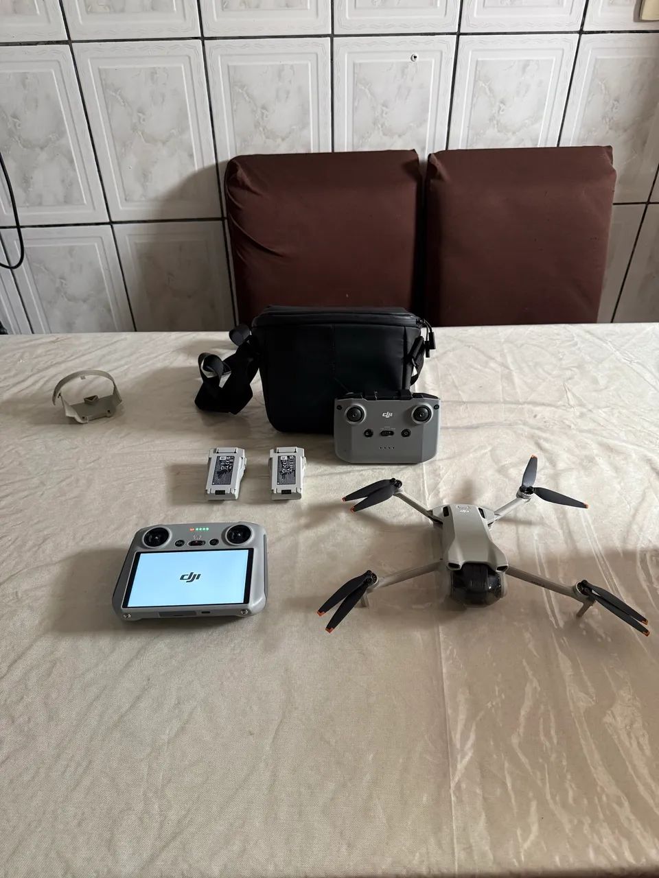 Dji mini 3 com controle com tela + 2 baterias