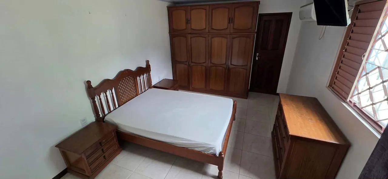 Conjunto de quarto madeira cerejeira 