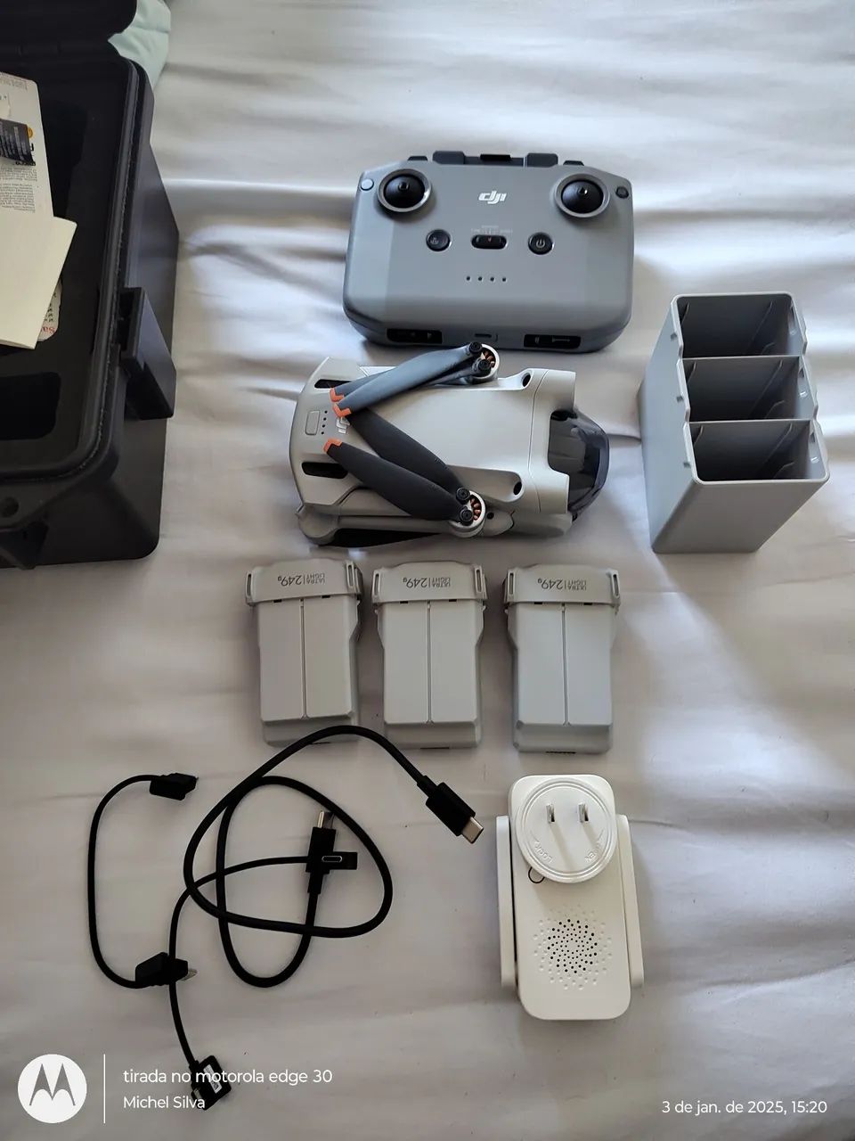 Drone DJi com case aprovada d'água e com 3 baterias