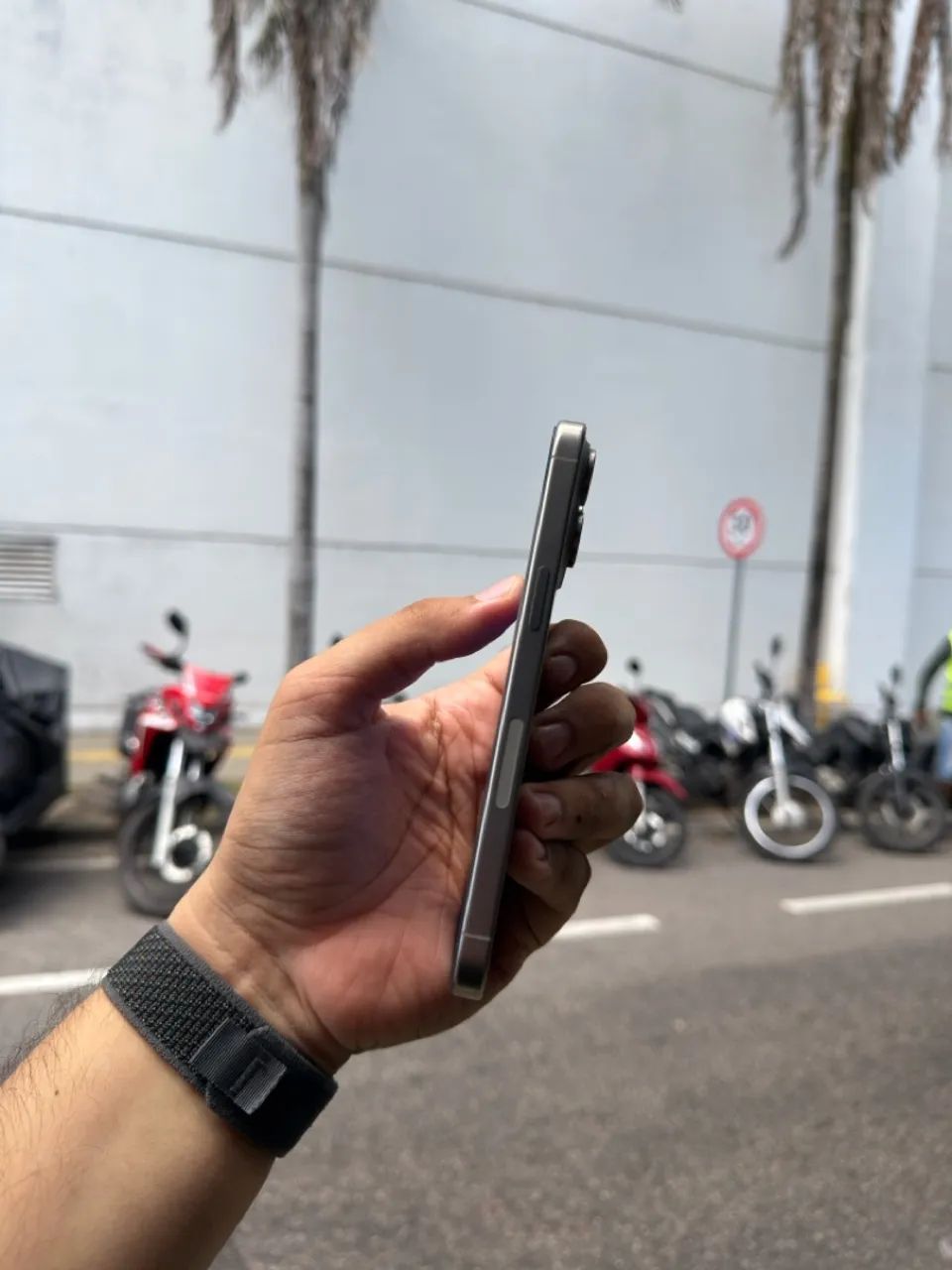 iPhone 15 Pro Max - 256gb - Foto 5