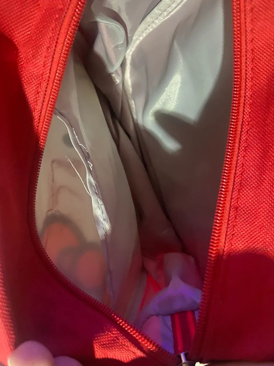  Bolsa de mão e ombro Hello Kitty vermelha - Foto 6