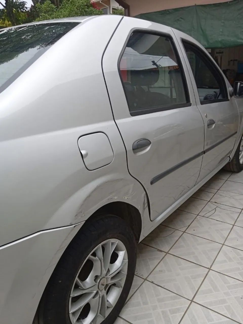 Renault Logan Authentique Hi-flex 1.0 16V 4P 2013 - Foto 4