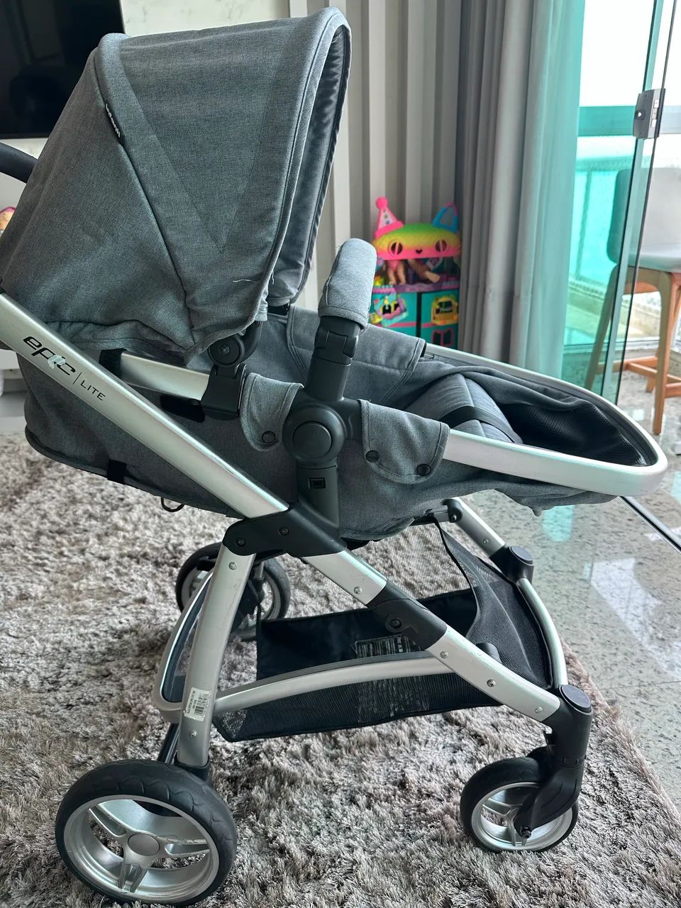 Carrinho Bebê com bebê conforto, moises e 2 bases isofix   - Foto 4
