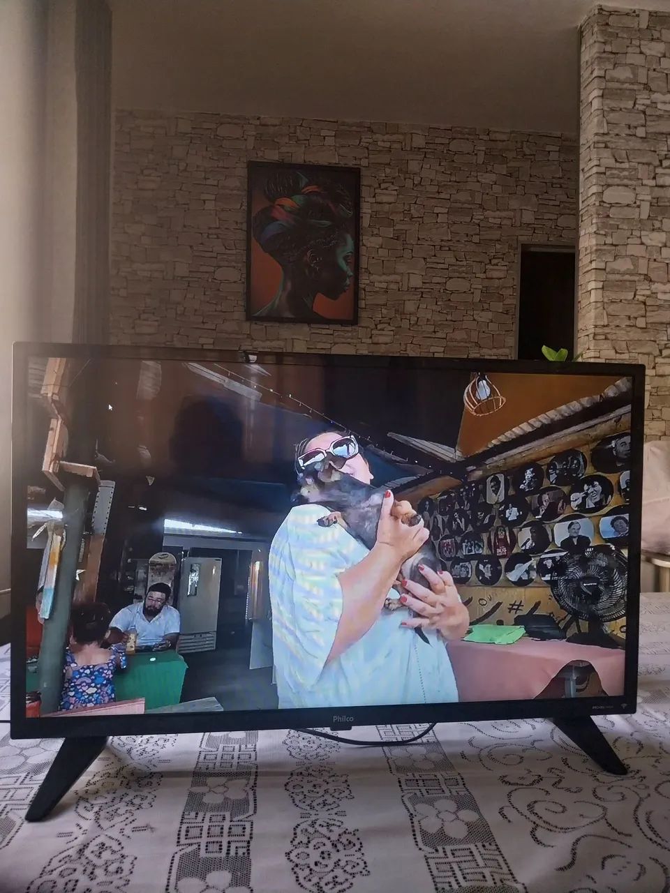 Tv philco 32polegadas smart com Wi-Fi   netflix  youtub tudo ok - Foto 3