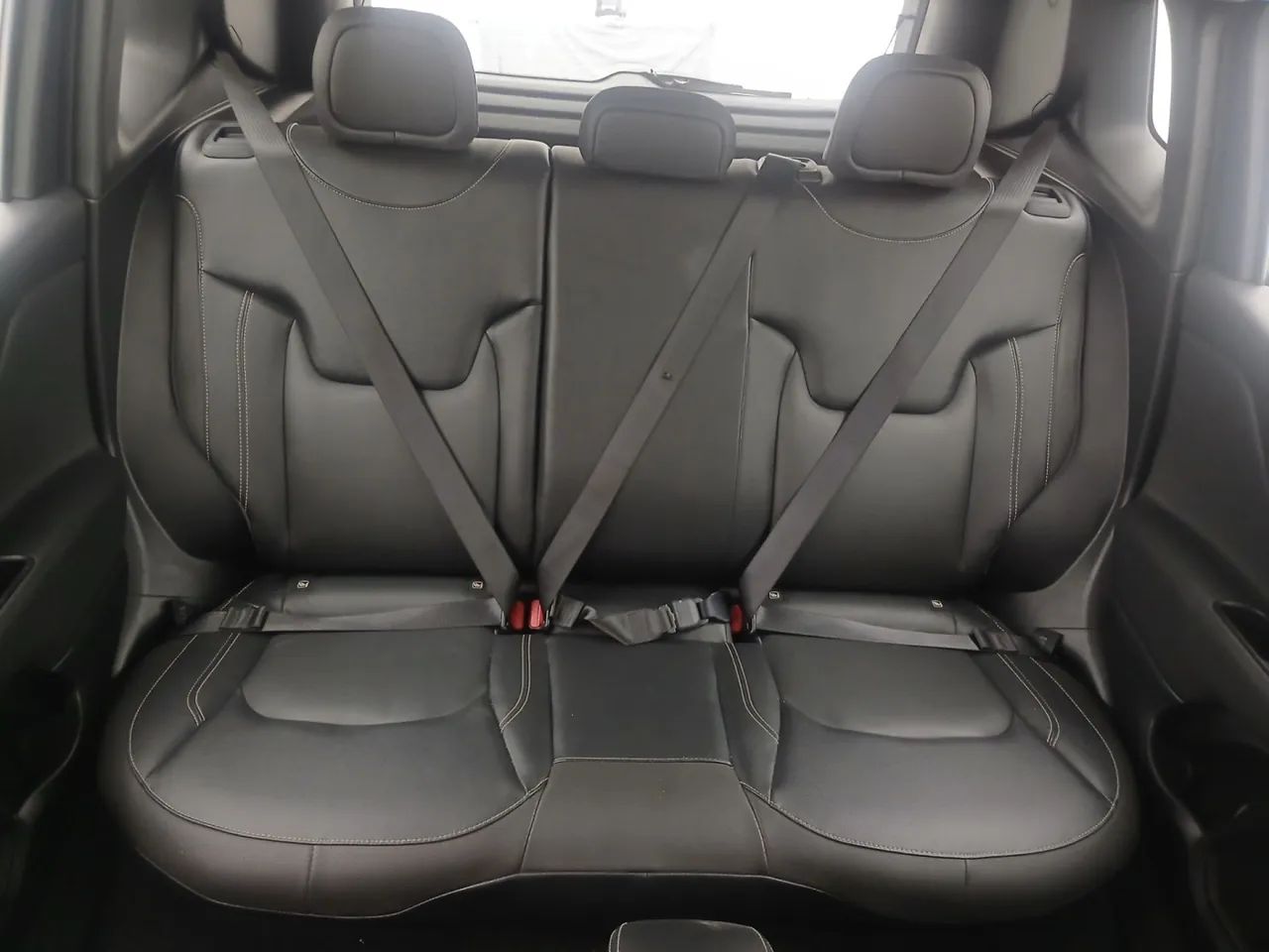Jeep Renegade Long. T270 1.3 TB 4x2 Flex Aut., foto 18 de 18