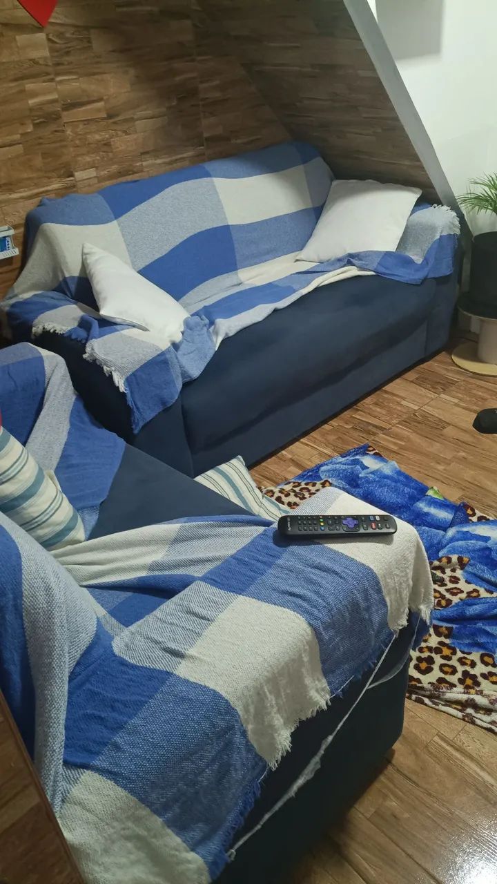 Vendo sofá 2 e 3 lugares em estado de novo - Foto 3