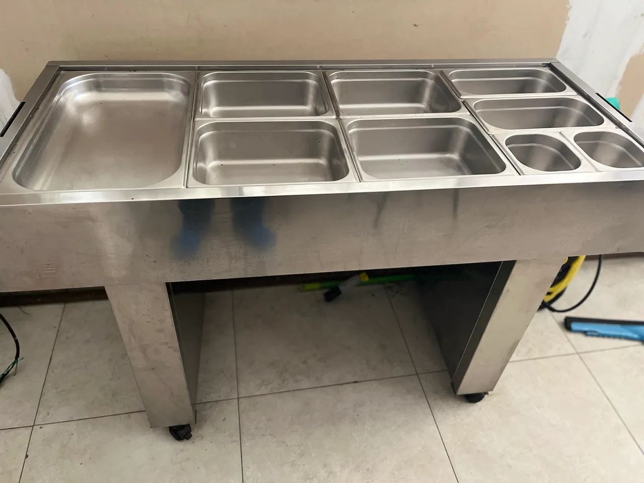 Buffet de inox com tampas de vidro  - Foto 3