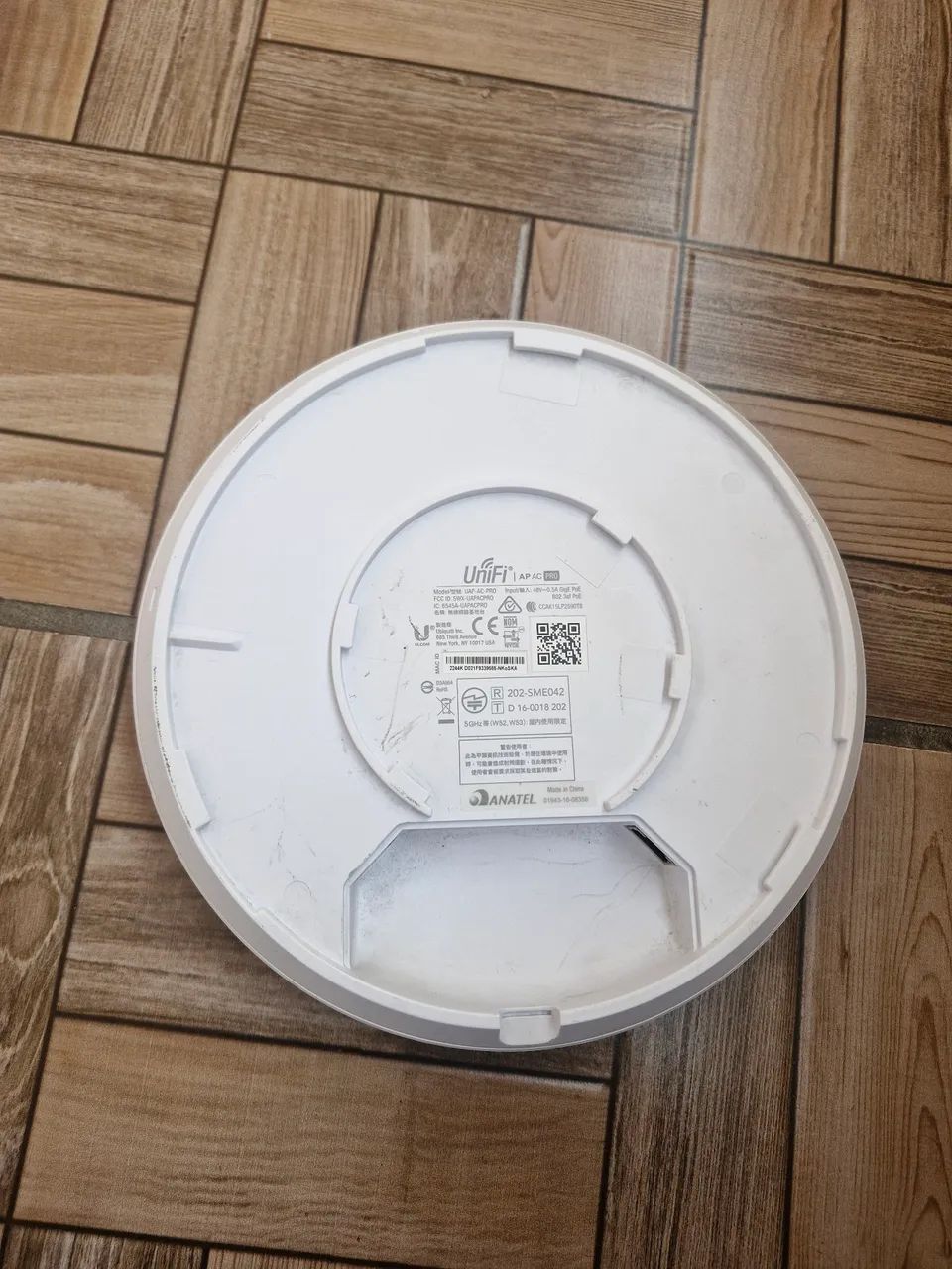 Access Point Ubiquiti UniFi AP AC Pro (UAP-AC-PRO) - Foto 2