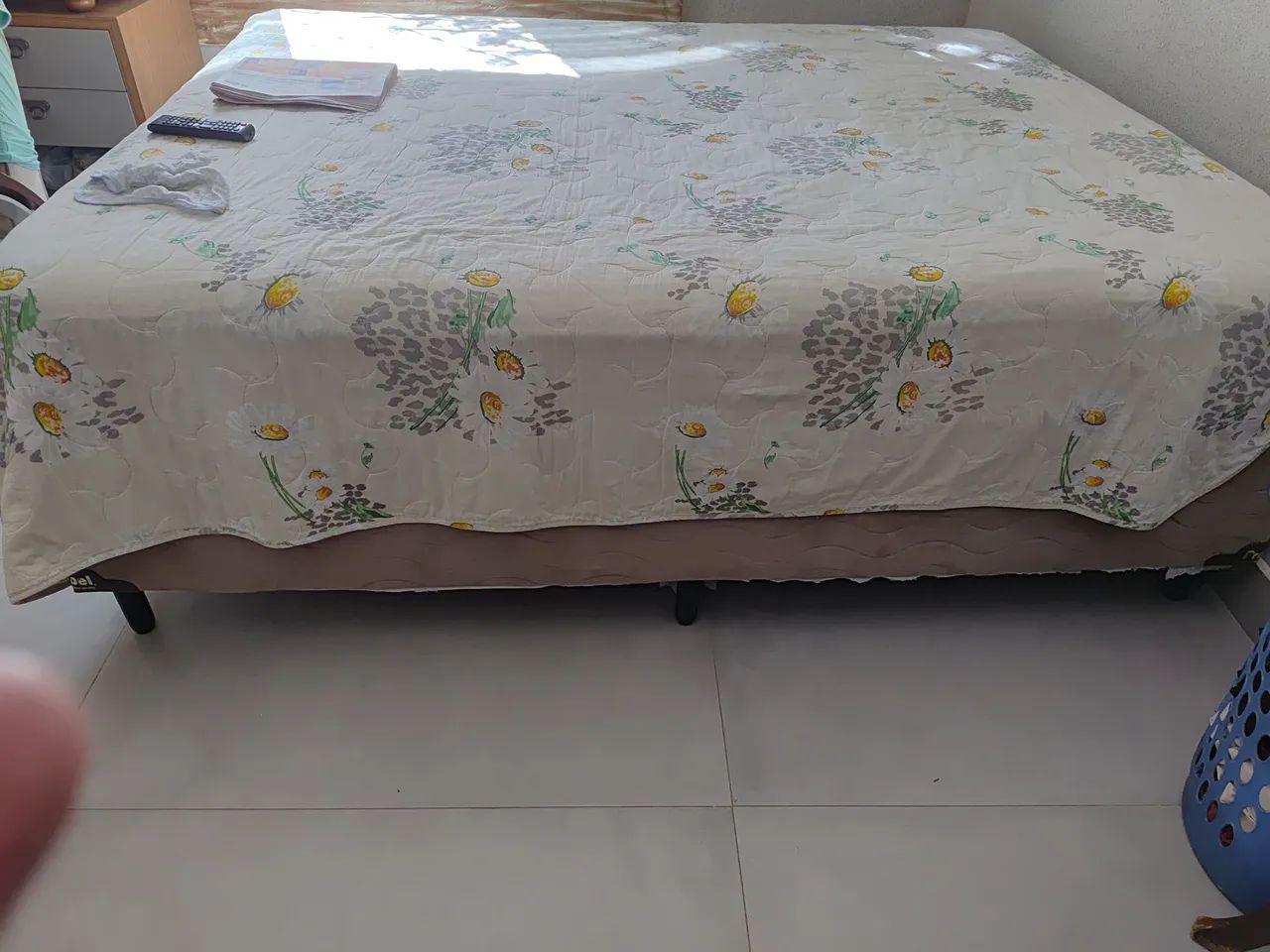 Vende-se box cama queen usada - Foto 2