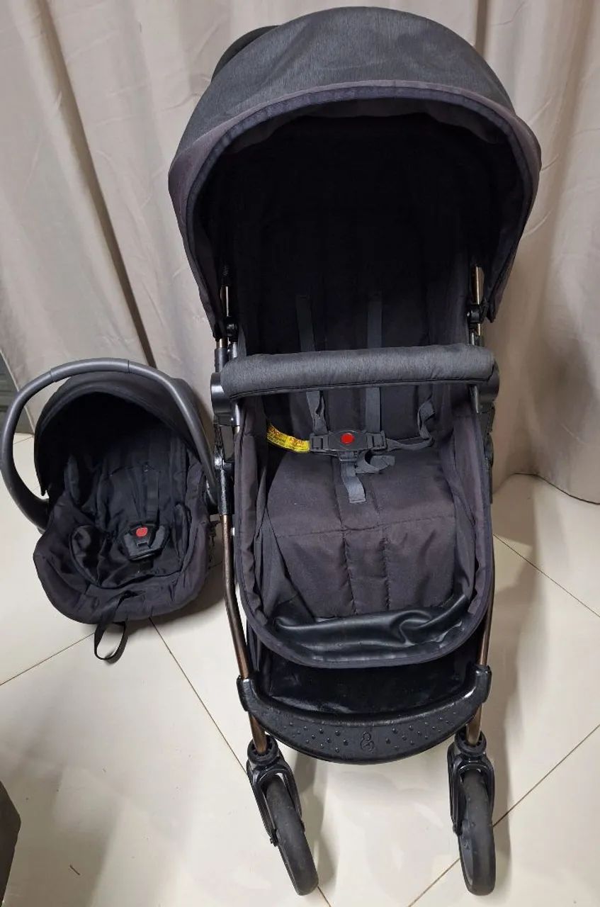 Carrinho de bebê Galzerano Moisés com bebê conforto  - Foto 5