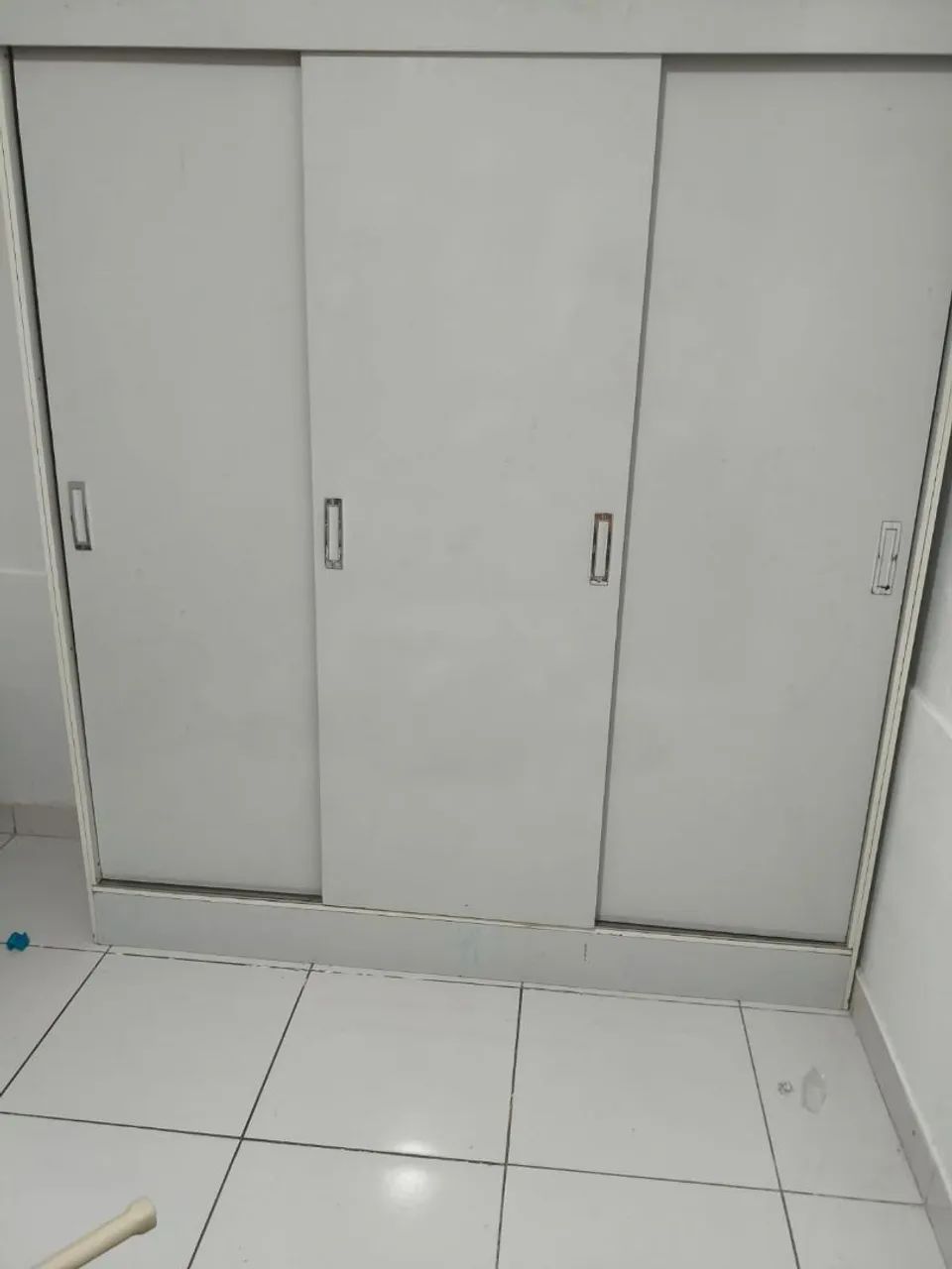 Guarda-roupa usado