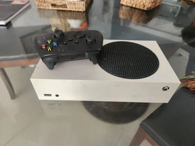 Xbox  512GB SSD 1 + 1 Controle - Foto 2